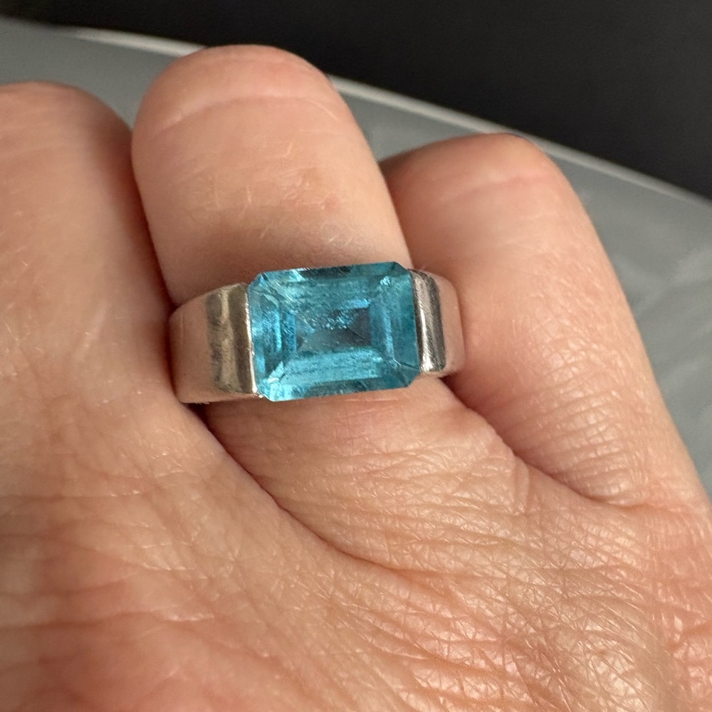 925 Sterling Silver Blue Topaz Ring - Picture 3 of 7